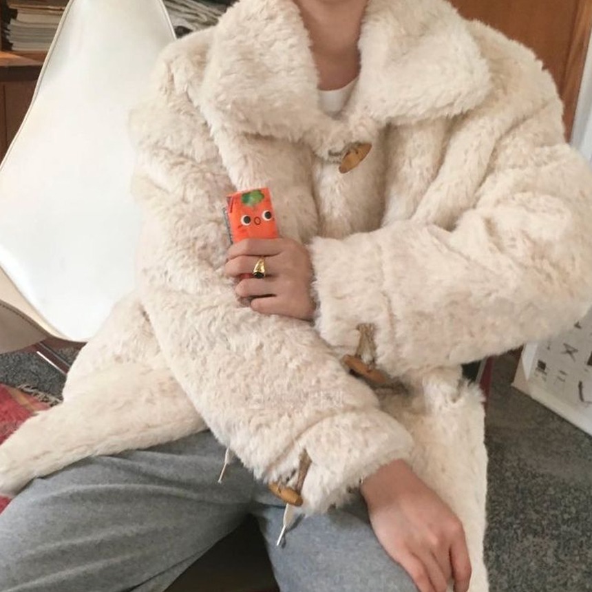 [무배]히오 양털 숏 자켓 겨울 토글 단추 카라 퍼자켓